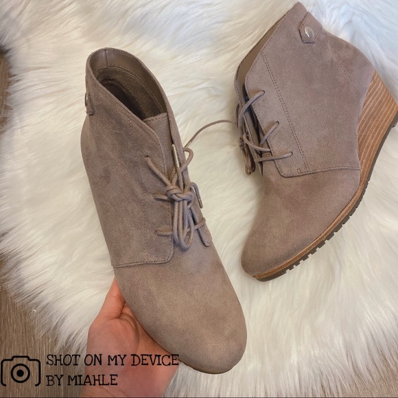 Dr. Scholl's Conquer Women's Wedge Ankle Boots - Picture 2 of 8